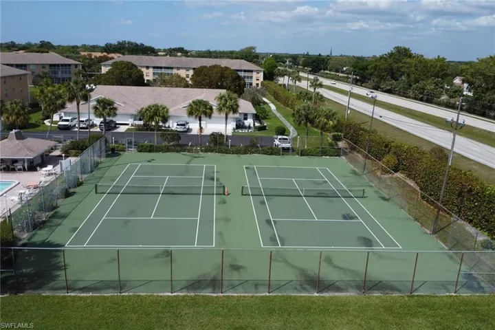 9580  Victoria  LN, Naples, FL 34109