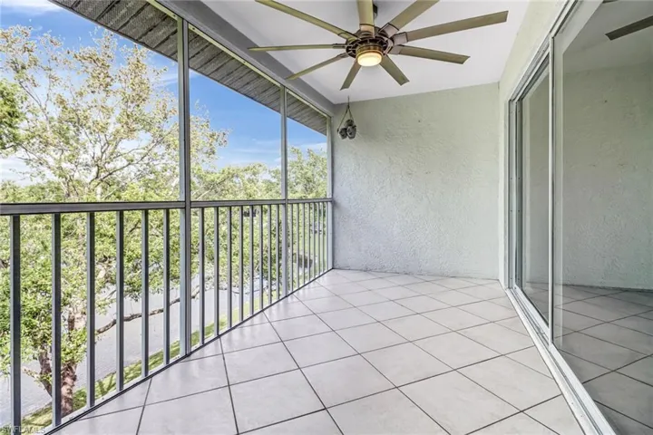 9580  Victoria  LN, Naples, FL 34109