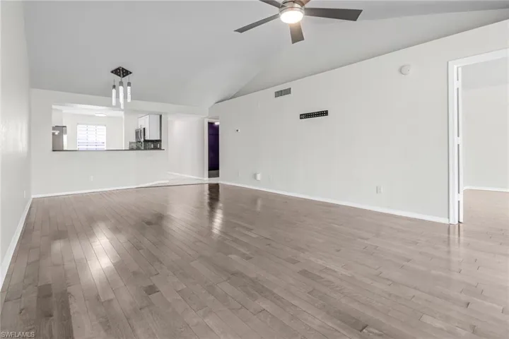 9580  Victoria  LN, Naples, FL 34109