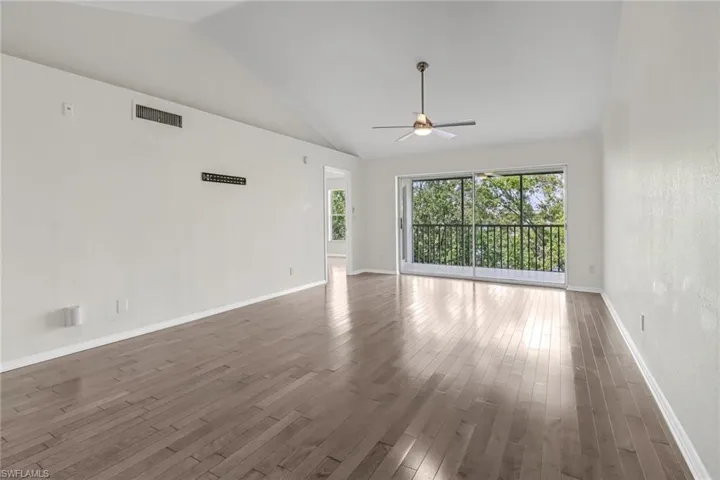9580  Victoria  LN, Naples, FL 34109