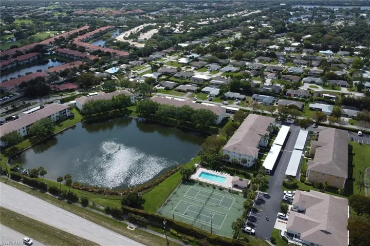 9580  Victoria  LN, Naples, FL 34109