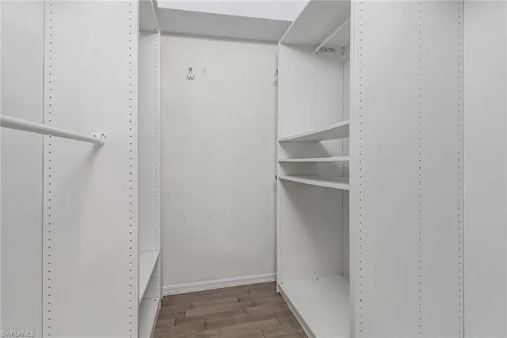 9580  Victoria  LN, Naples, FL 34109