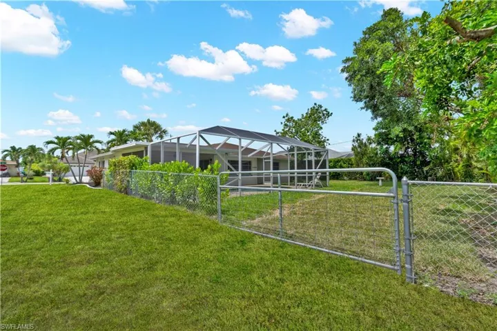 1121 Se 36th St, Cape Coral, Florida 33904