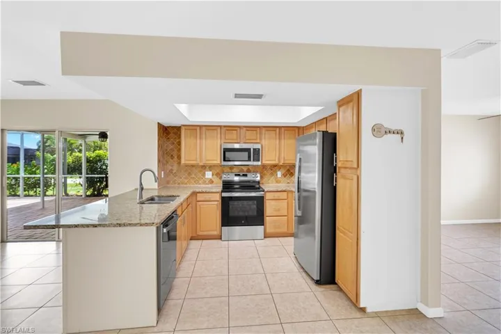 1121 Se 36th St, Cape Coral, Florida 33904