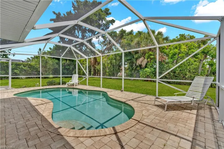 1121 Se 36th St, Cape Coral, Florida 33904