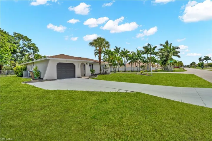 1121 Se 36th St, Cape Coral, Florida 33904