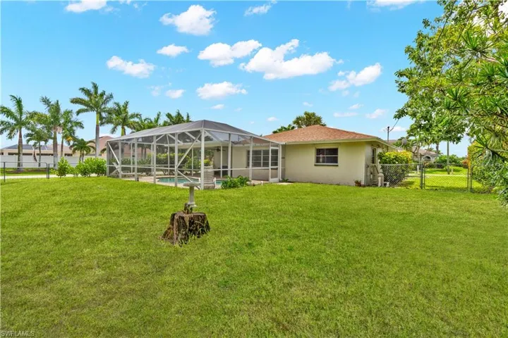 1121 Se 36th St, Cape Coral, Florida 33904