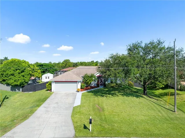 535  Durion  DR, Lehigh Acres, FL 33974