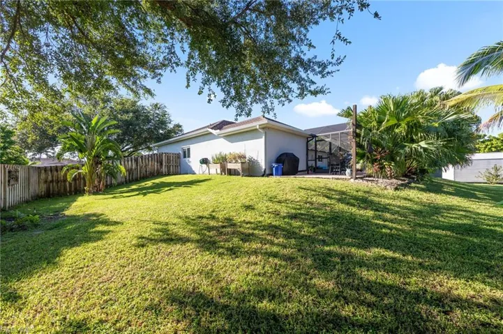 535  Durion  DR, Lehigh Acres, FL 33974