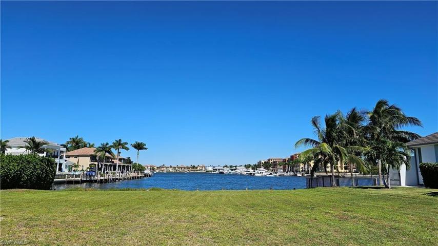 720  Tigertail  CT, MARCO ISLAND, FL 34145