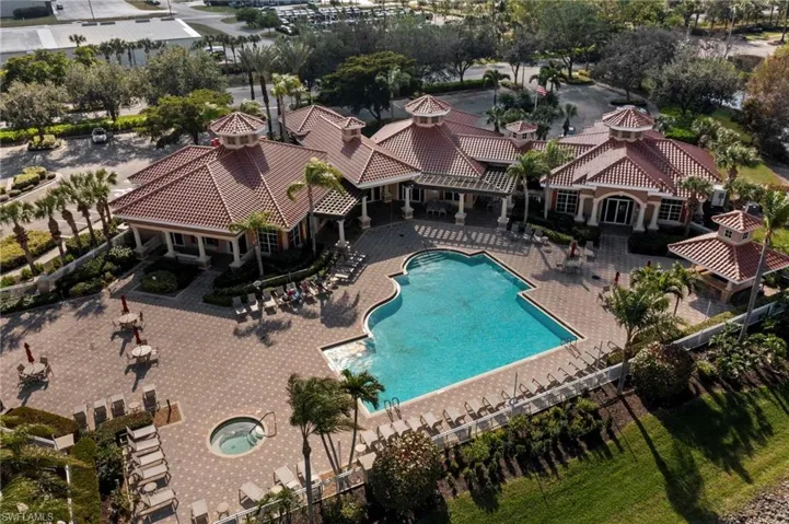Community pool, clubhouse, spa