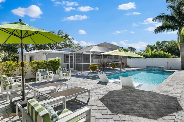 2270  Harbor  RD, Naples, FL 34104