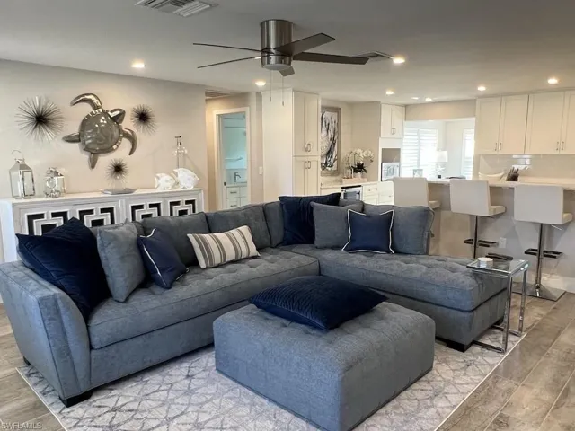 2270  Harbor  RD, Naples, FL 34104