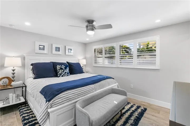 2270  Harbor  RD, Naples, FL 34104