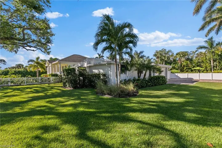 2270  Harbor  RD, Naples, FL 34104