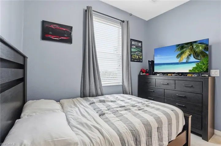 2469 Heydon Cir E, Naples, Florida 34120