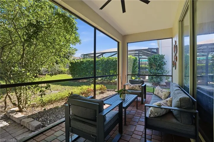 2469 Heydon Cir E, Naples, Florida 34120