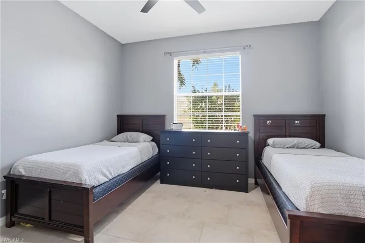 2469 Heydon Cir E, Naples, Florida 34120