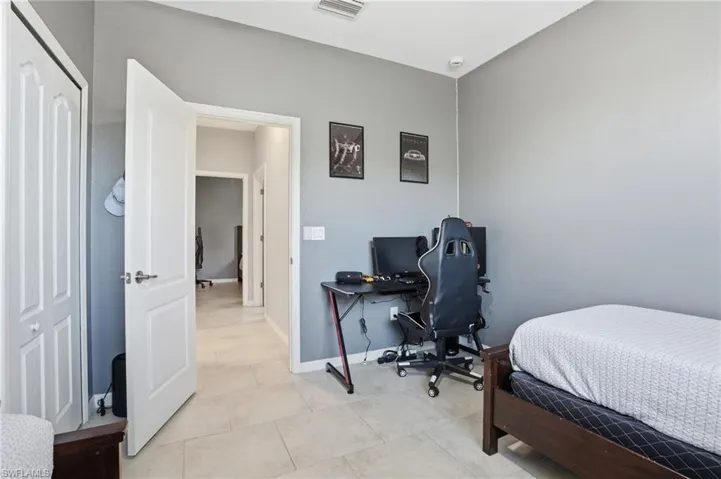 2469 Heydon Cir E, Naples, Florida 34120