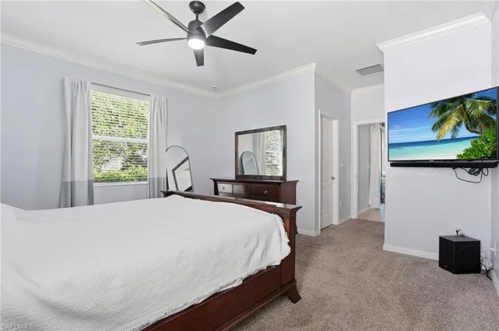 2469 Heydon Cir E, Naples, Florida 34120