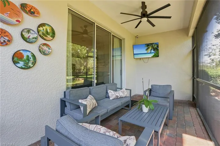 2469 Heydon Cir E, Naples, Florida 34120