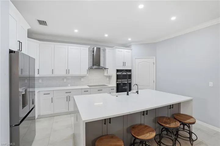 2469 Heydon Cir E, Naples, Florida 34120