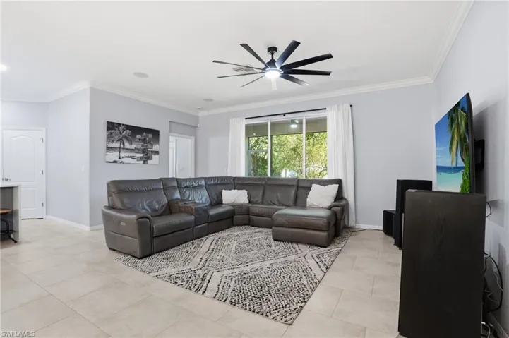 2469 Heydon Cir E, Naples, Florida 34120