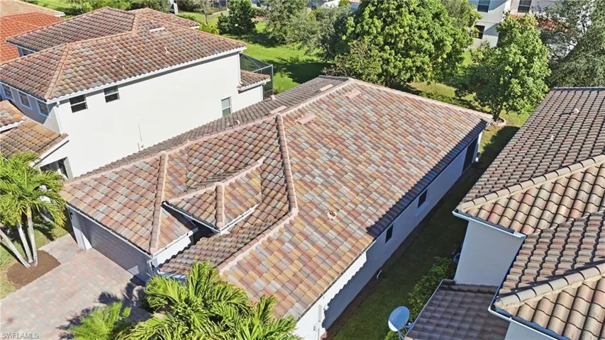 2469 Heydon Cir E, Naples, Florida 34120