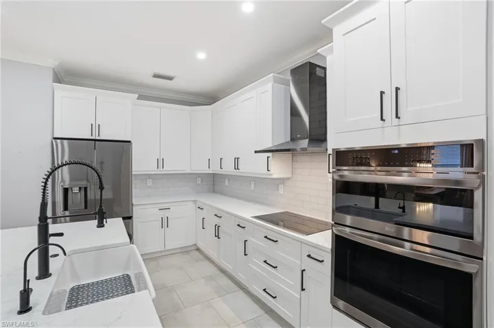 2469 Heydon Cir E, Naples, Florida 34120