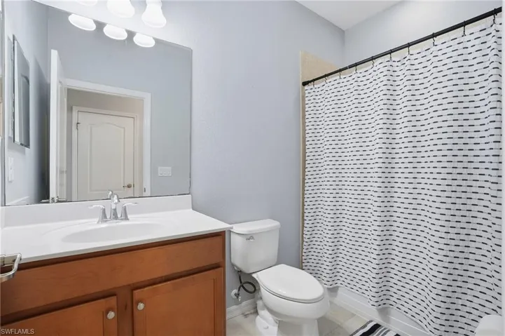 2469 Heydon Cir E, Naples, Florida 34120