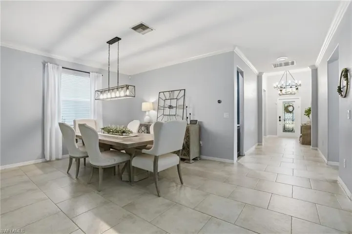 2469 Heydon Cir E, Naples, Florida 34120