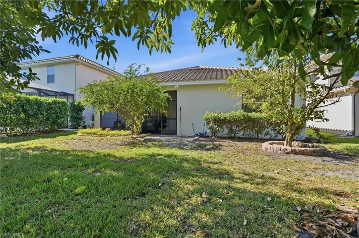 2469 Heydon Cir E, Naples, Florida 34120