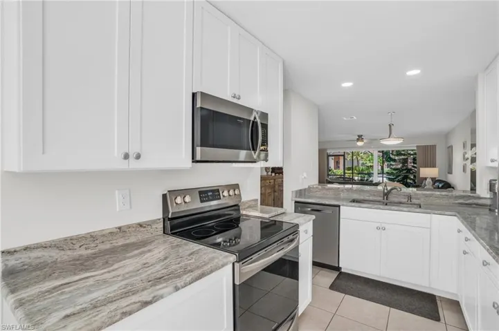 732  Woodshire  LN, Naples, FL 34105