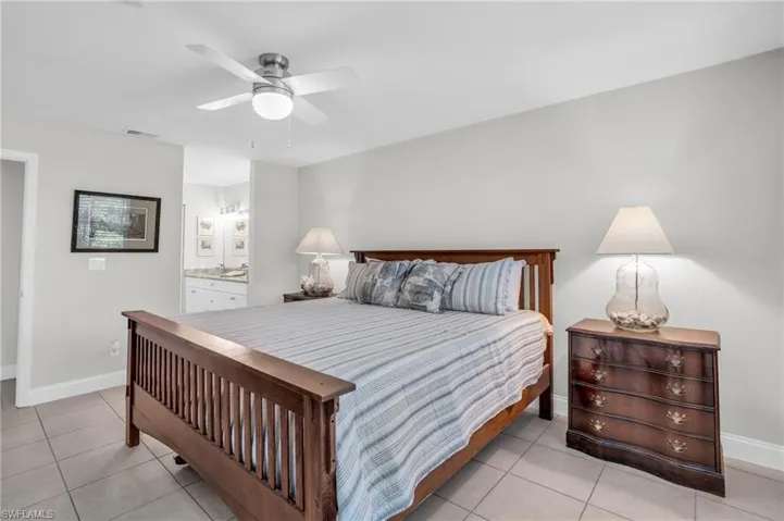 732  Woodshire  LN, Naples, FL 34105