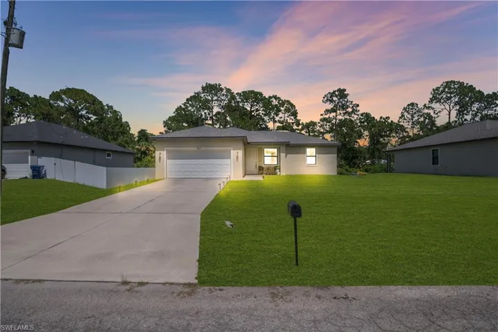 8031 Sandy Cir, Labelle, Florida 33935
