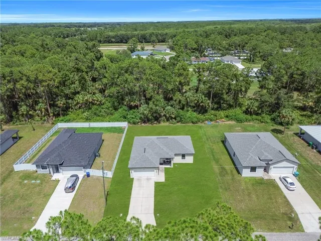 8031 Sandy Cir, Labelle, Florida 33935