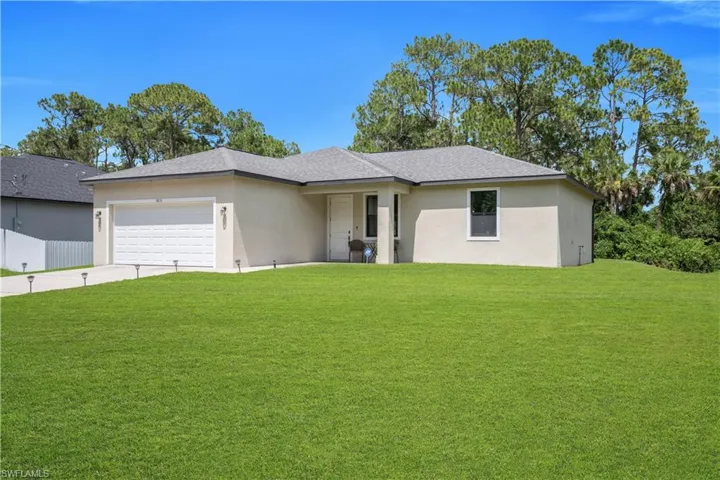 8031 Sandy Cir, Labelle, Florida 33935