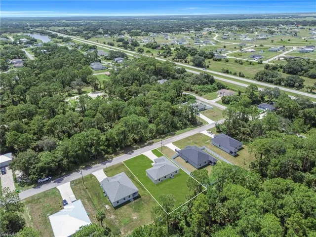 8031 Sandy Cir, Labelle, Florida 33935