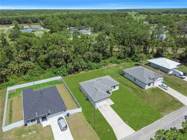 8031 Sandy Cir, Labelle, Florida 33935
