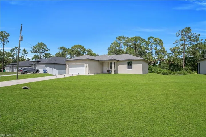 8031 Sandy Cir, Labelle, Florida 33935