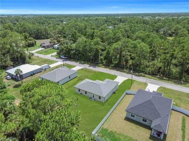 8031 Sandy Cir, Labelle, Florida 33935