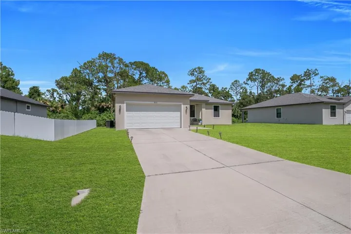 8031 Sandy Cir, Labelle, Florida 33935