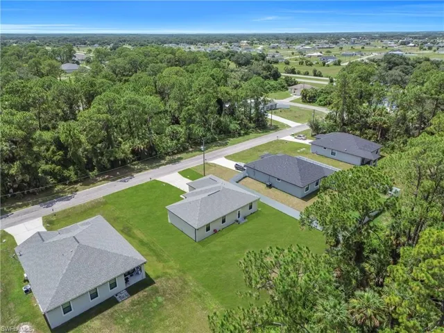8031 Sandy Cir, Labelle, Florida 33935