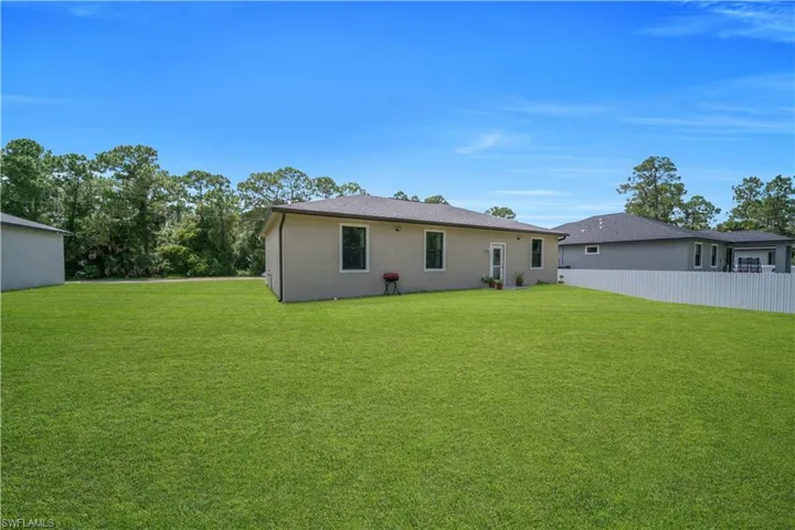 8031 Sandy Cir, Labelle, Florida 33935