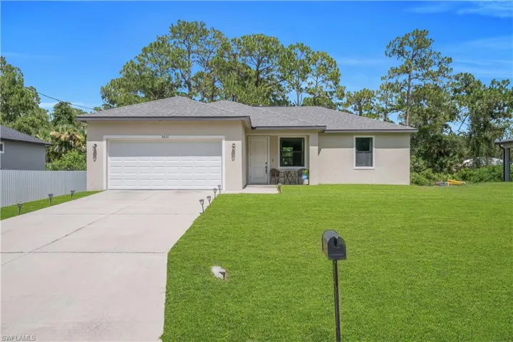 8031 Sandy Cir, Labelle, Florida 33935