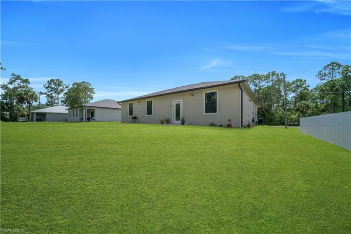 8031 Sandy Cir, Labelle, Florida 33935