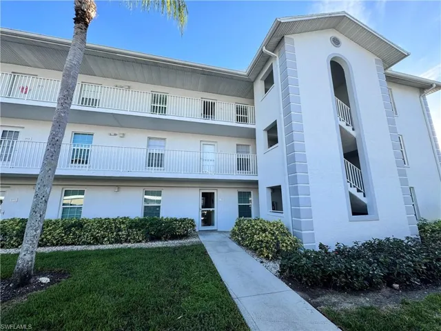 Front Entrance of 9610 Victoria Lane