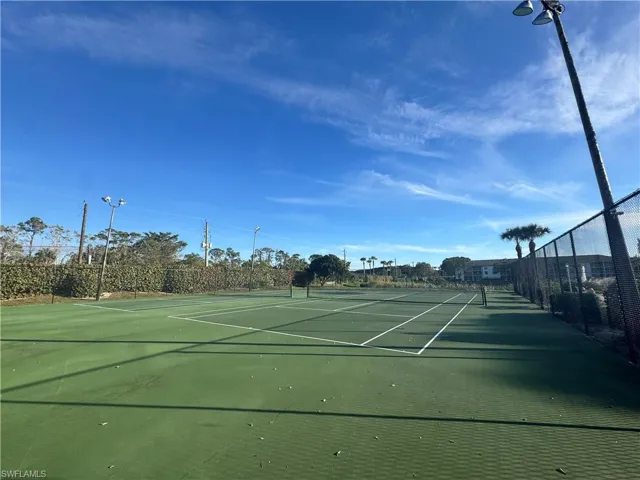 Community tennis court