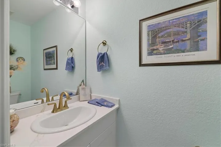 1/2 Bath