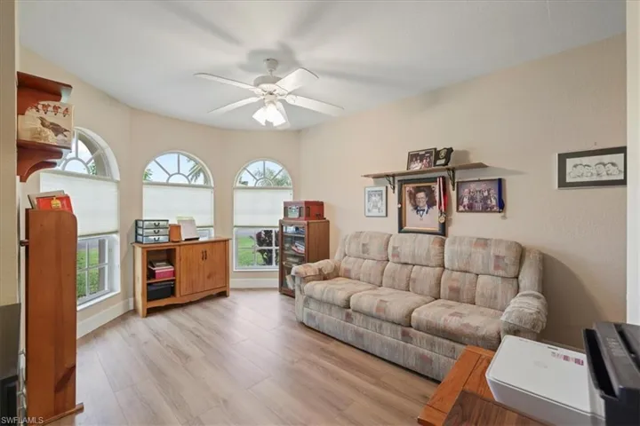 Office/4th bedroom
